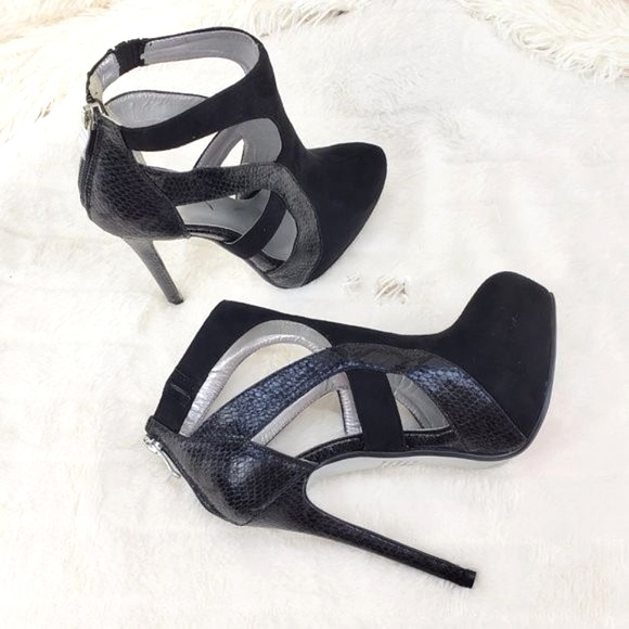 ☆ Luichiny Black Cut Out High Heel Ankle Boots - Picture 3 of 7